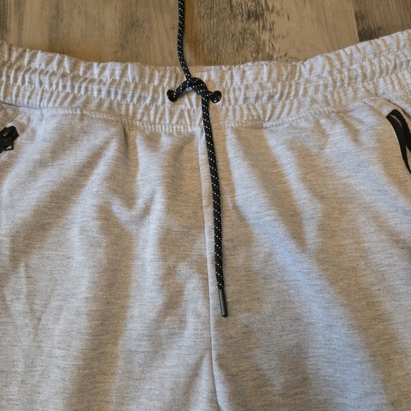 Southpole XL Gray Sweat Shorts Zipper Front Pockets - Picture 2 of 7